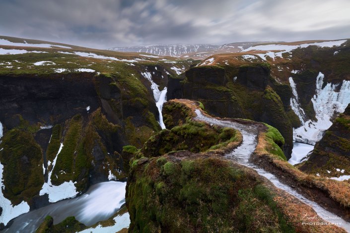 Fjaðrárgljúfur Canyon