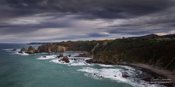 Playa de Gueirua, Asturias, Spain - Aspect ratio: 2:1, Panorama Playa de Gueirua