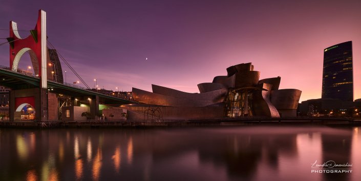Guggenheim Museum, Bilbao, Spain - Aspect ratio: 2:1, Panorama Guggenheim Museum