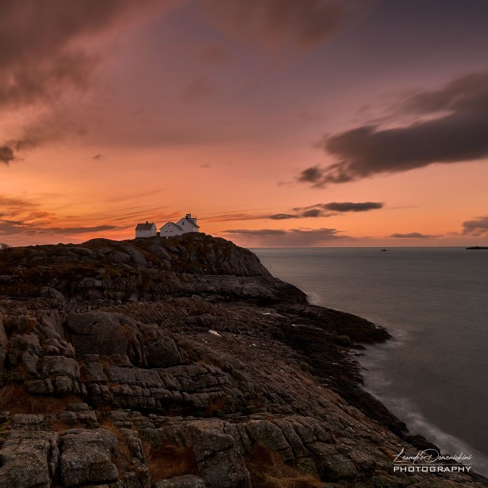 Sunrise in Henningsvær