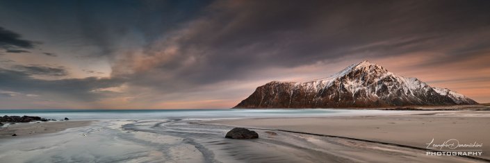 Skangsanden Beach